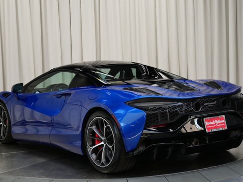 Used 2025 McLaren Artura Spider RWD image 7
