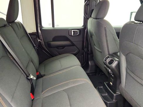 Used 2025 Jeep Wrangler Unlimited Sahara w/ Safety Group AWD/4WD image 21