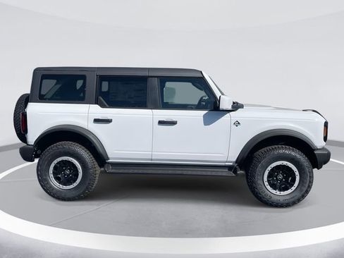 New 2026 Ford Bronco Outer Banks w/ Sasquatch Package AWD/4WD image 3