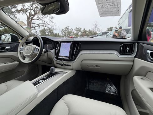 Certified 2024 Volvo XC60 B5 Plus image 13