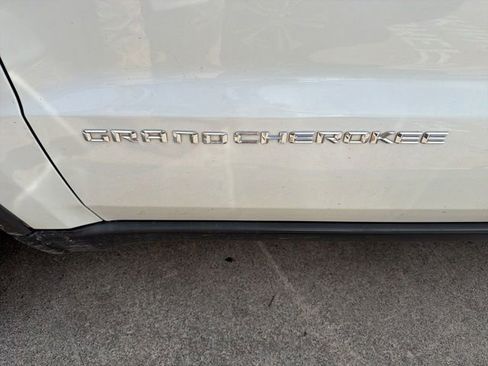 Used 2016 Jeep Grand Cherokee Laredo w/ Quick Order Package 23E RWD image 29
