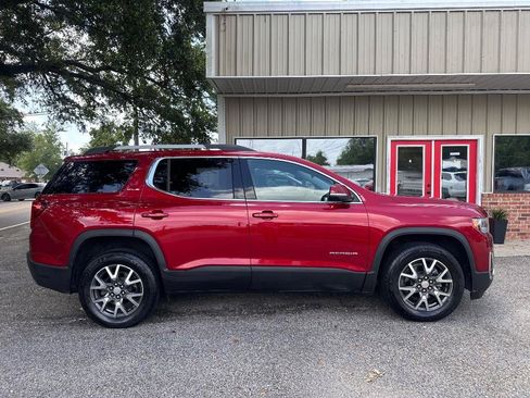 Used 2021 GMC Acadia SLE w/ Driver Convenience Package FWD image 2