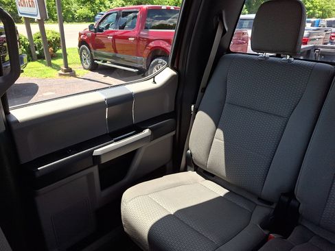 Used 2016 Ford F150 XLT w/ Equipment Group 302A Luxury AWD/4WD image 18