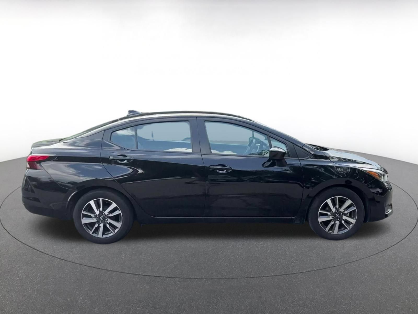Used 2025 Nissan Versa SV FWD image 15