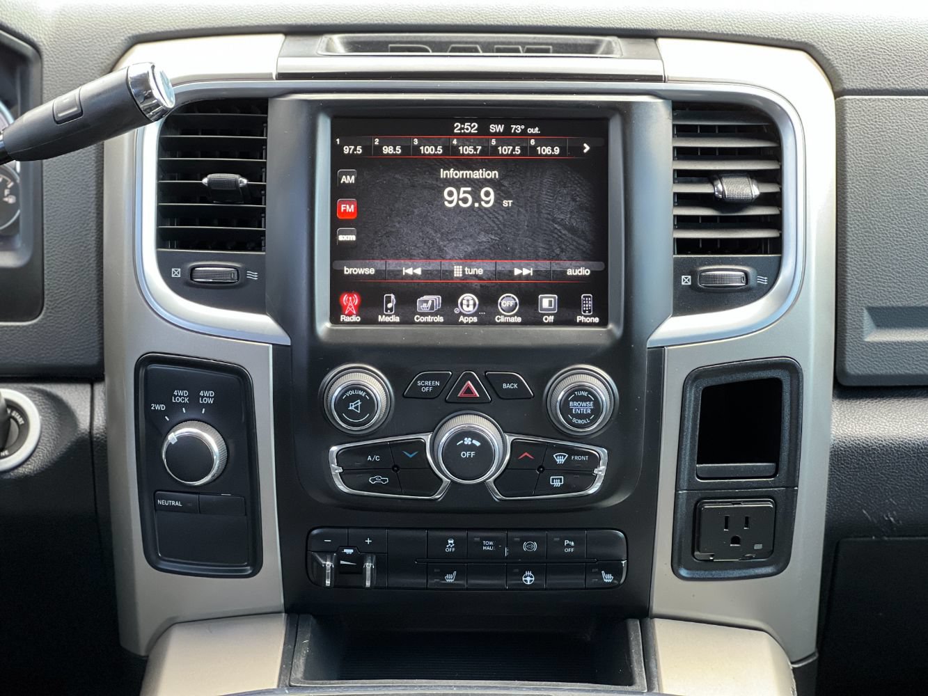 Used 2013 RAM 3500 Big Horn AWD/4WD image 16