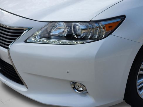 Used 2015 Lexus ES 350 w/ Luxury Package FWD image 35
