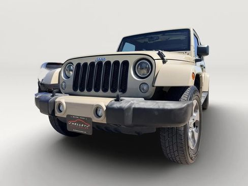 Used 2017 Jeep Wrangler Unlimited Sahara w/ Connectivity Group AWD/4WD image 4