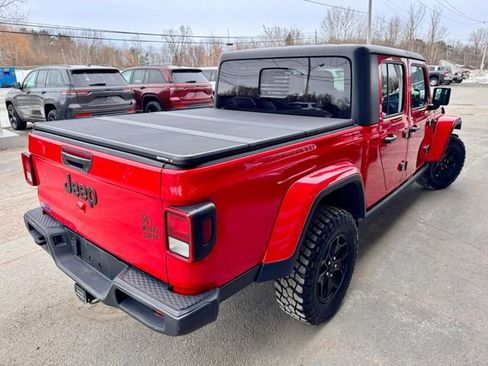Used 2023 Jeep Gladiator Sport image 5