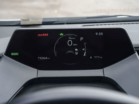 Used 2025 Toyota Prius LE FWD image 23