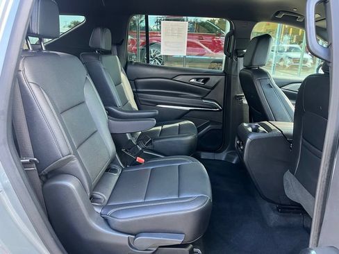 Used 2026 Chevrolet Traverse LT AWD/4WD image 18
