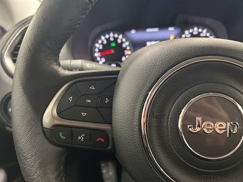 Used 2022 Jeep Renegade Latitude w/ Convenience Group image 17