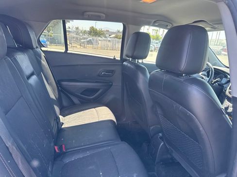 Used 2021 Chevrolet Trax LT w/ Sport Edition FWD image 9