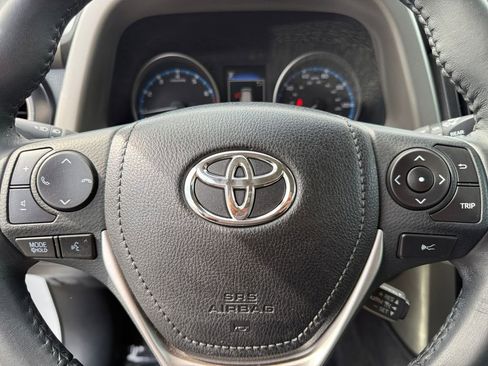 Used 2018 Toyota RAV4 XLE w/ Plus Extra Value Package AWD/4WD image 20