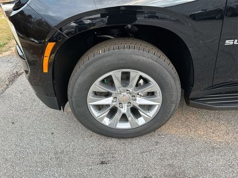 New 2026 Chevrolet Suburban Premier image 12