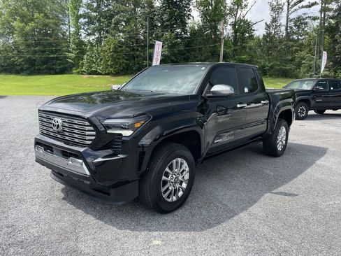 Used 2024 Toyota Tacoma Limited w/ Limited Package (LT) AWD/4WD image 5
