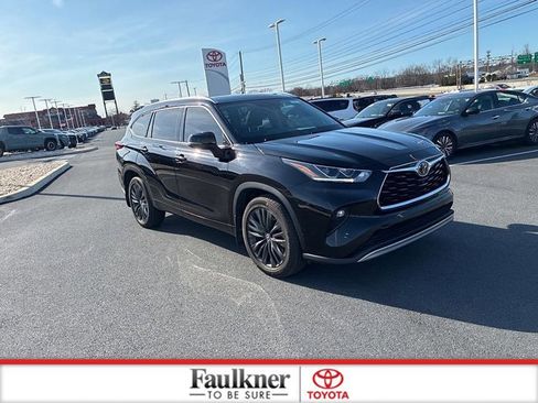 Certified 2021 Toyota Highlander Platinum image 2