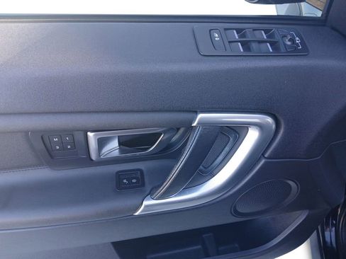 Used 2016 Land Rover Discovery Sport HSE image 21