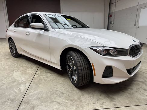 New 2026 BMW 330i xDrive Sedan w/ Convenience Package AWD/4WD image 6