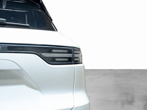 Used 2022 Porsche Cayenne GTS image 14