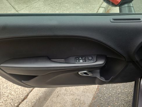Used 2019 Dodge Challenger SXT RWD image 21