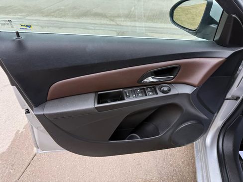 Used 2015 Chevrolet Cruze LT FWD image 10