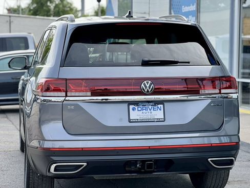 Used 2024 Volkswagen Atlas SE AWD/4WD image 35