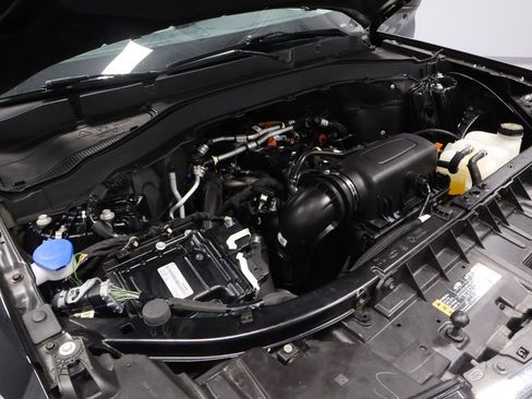 Certified 2022 Ford Explorer XLT w/ Equipment Group 202A image 16