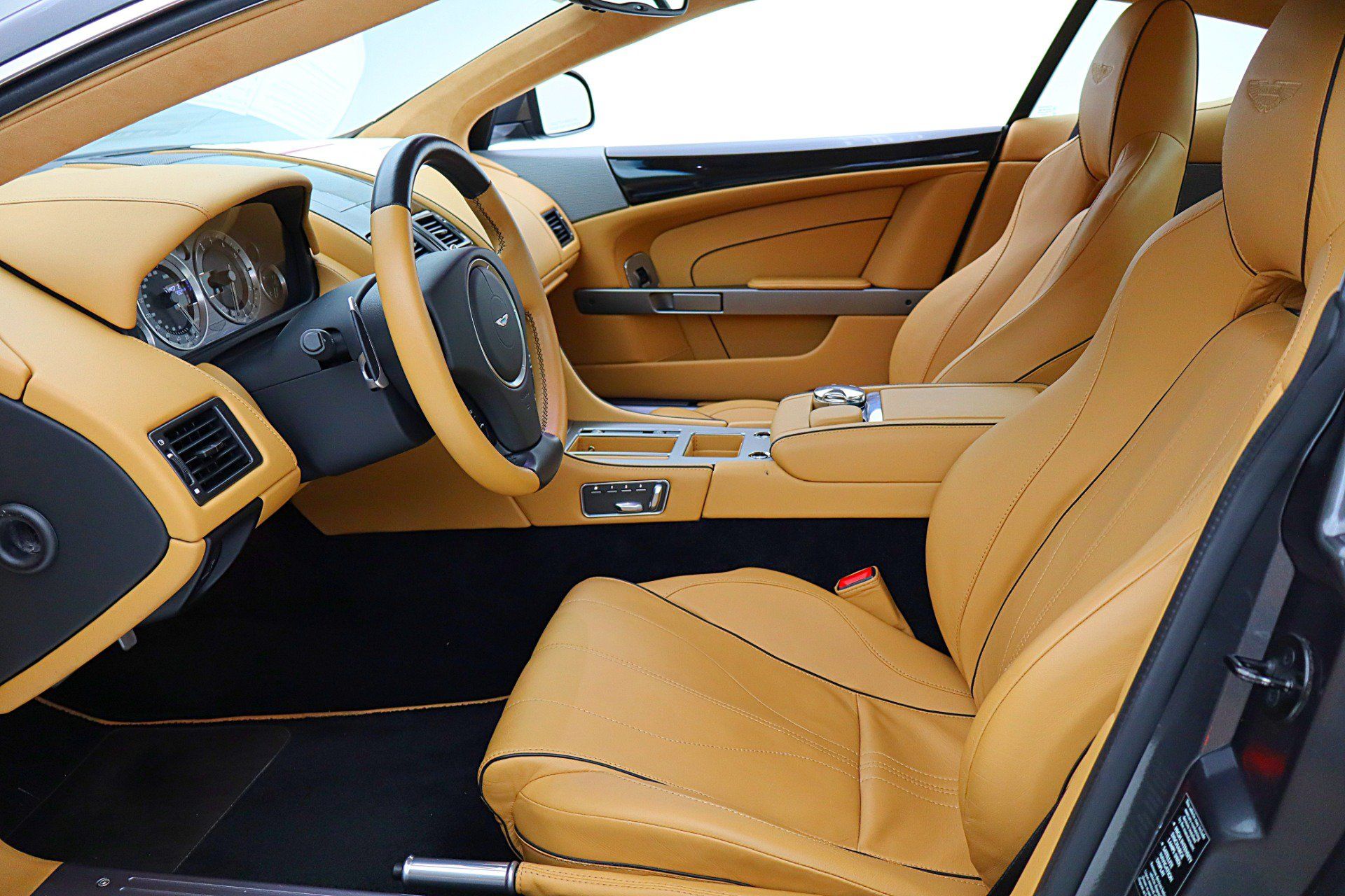Used 2012 Aston Martin Virage Coupe RWD image 34