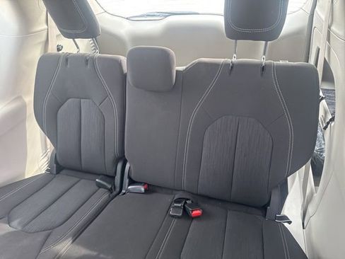 Used 2024 Chrysler Voyager LX FWD image 21