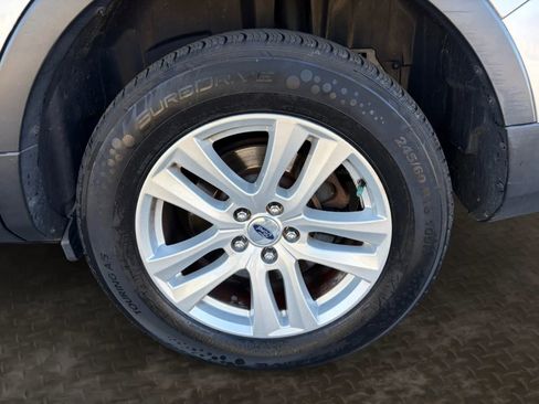 Used 2019 Ford Explorer XLT w/ Equipment Group 202A AWD/4WD image 40