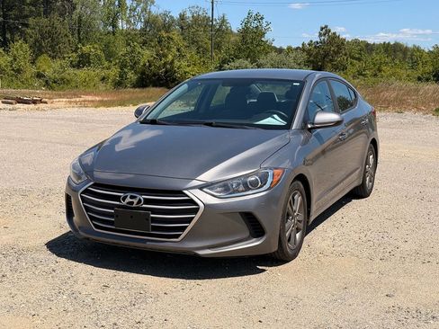Used 2018 Hyundai Elantra SEL FWD image 3