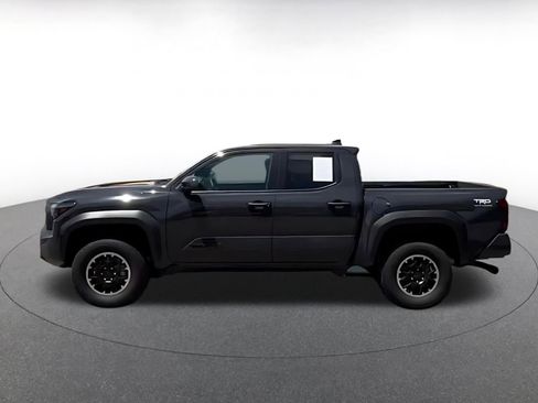 Used 2025 Toyota Tacoma TRD Off-Road AWD/4WD image 9