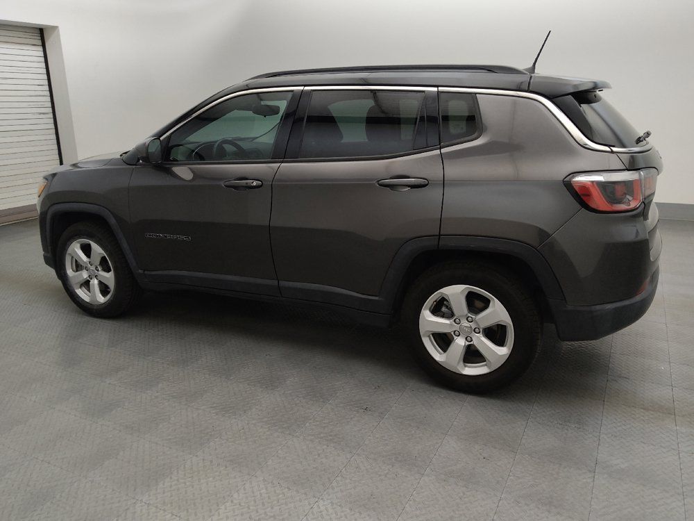 Used 2019 Jeep Compass Latitude FWD image 3