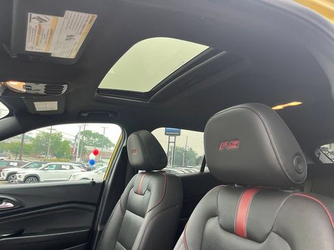 Certified 2024 Chevrolet Trax RS w/ Sunroof Package FWD image 19