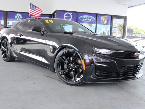Used 2020 Chevrolet Camaro SS RWD image 3