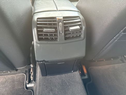 Used 2014 Mercedes-Benz E 350 4MATIC Sedan image 18