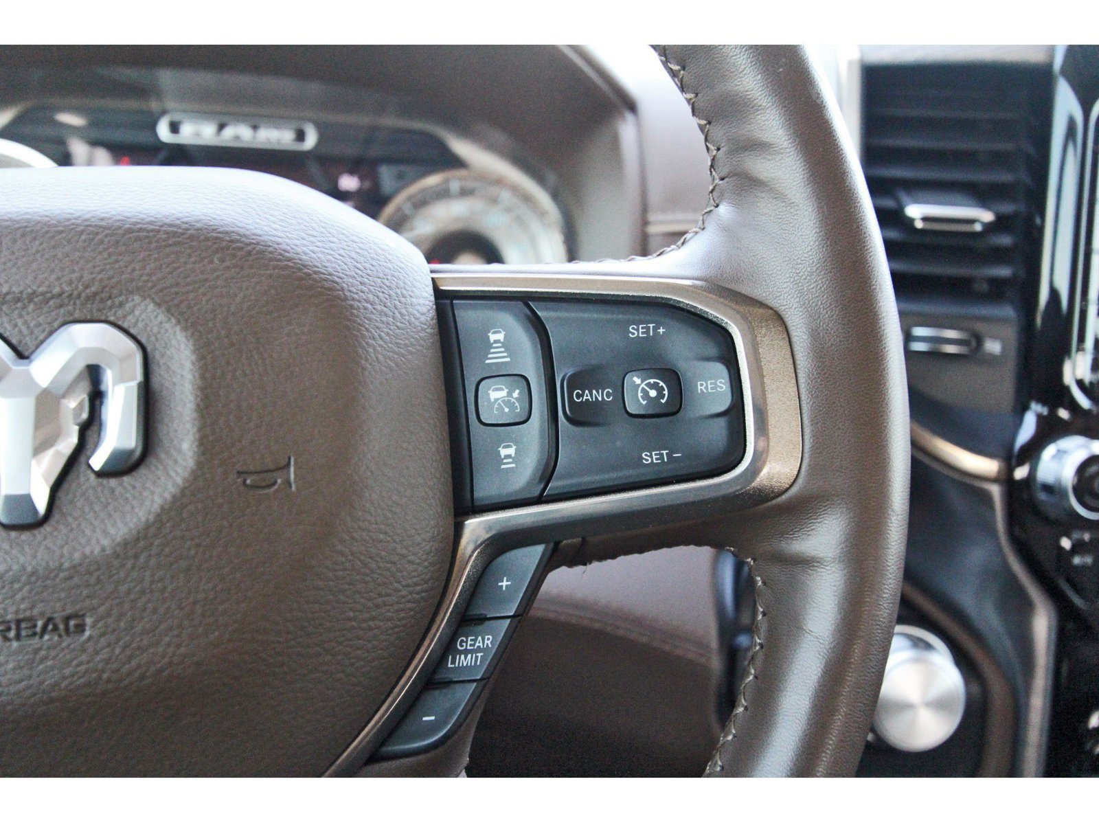 Used 2020 RAM 1500 Limited AWD/4WD image 23
