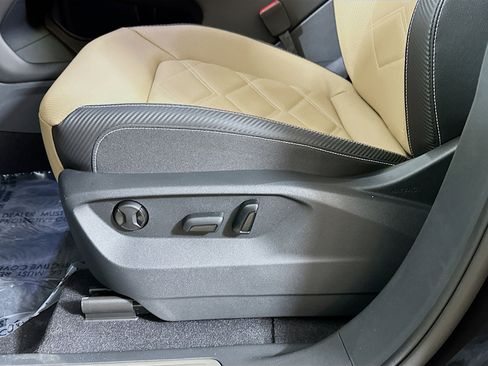 New 2026 Volkswagen Atlas Cross Sport SE image 18