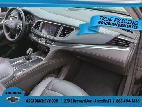 Used 2021 Buick Enclave Essence FWD image 19