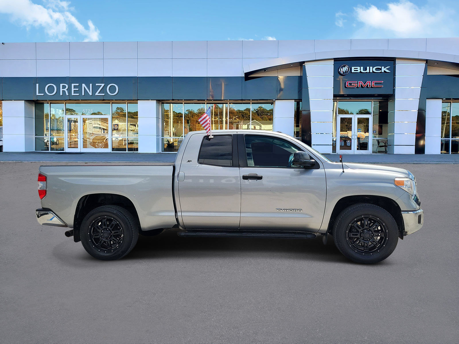 Used 2017 Toyota Tundra SR5 w/ SR5 Upgrade Package RWD image 4