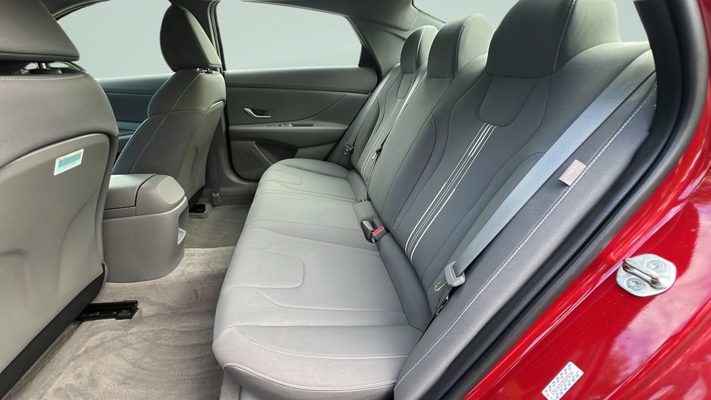 Used 2024 Hyundai Elantra SEL FWD image 10
