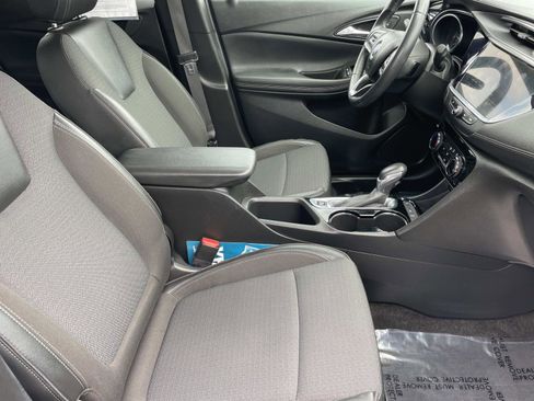 Used 2021 Buick Encore GX Preferred FWD image 28