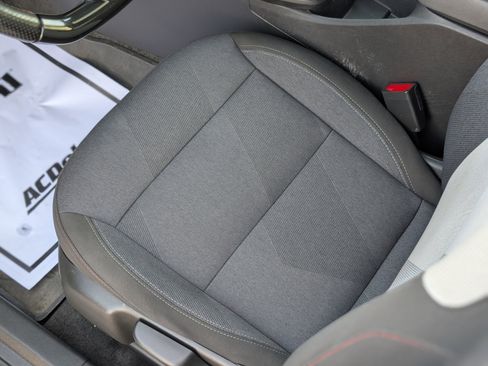 Used 2024 Chevrolet Trax RS w/ Sunroof Package image 30