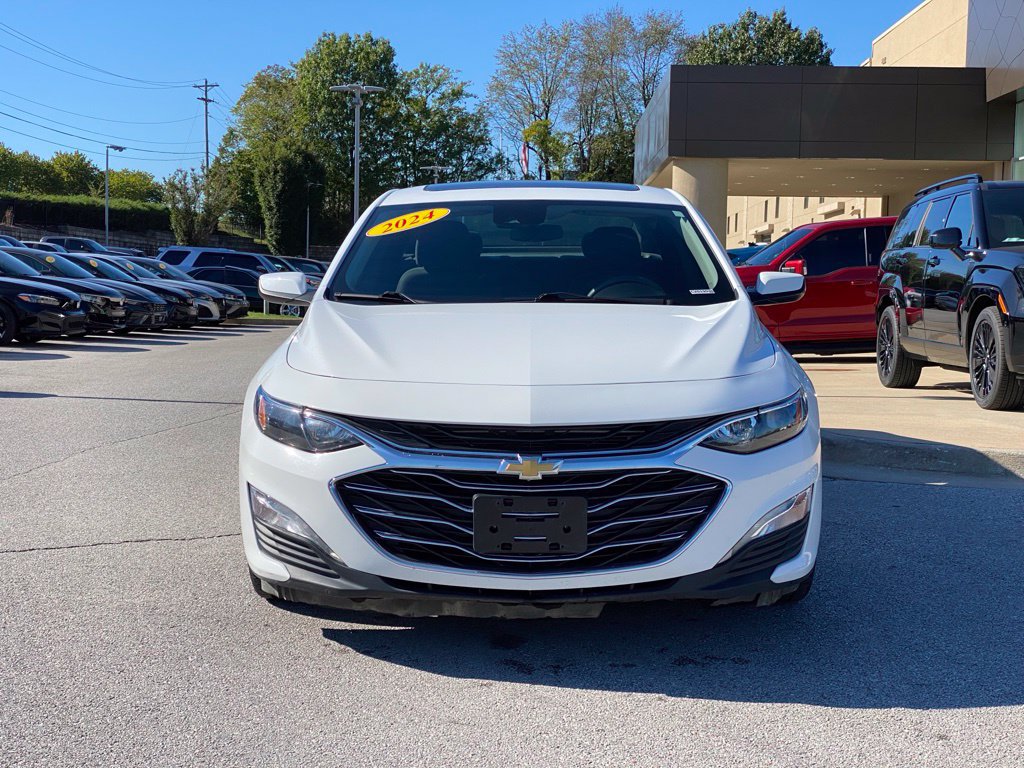 Used 2024 Chevrolet Malibu LT FWD image 2