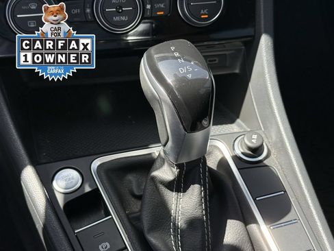 Used 2022 Volkswagen Jetta SE FWD image 19