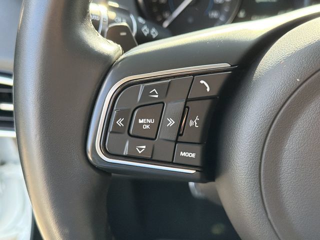 Used 2019 Jaguar XE Premium RWD image 16