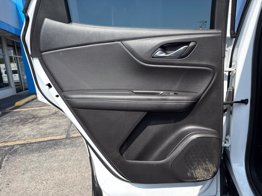 Used 2025 Chevrolet Blazer LT FWD image 19
