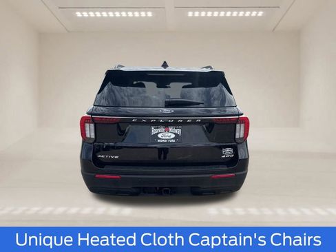 Used 2025 Ford Explorer Active AWD/4WD image 7