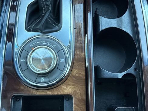 Used 2017 INFINITI QX80 4WD w/ Deluxe Technology Package image 36