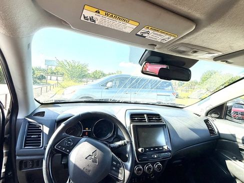 Used 2022 Mitsubishi Outlander Sport ES FWD image 5